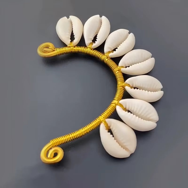 Boucle d’Oreille Coquillage Multi Cauris sur fond gris