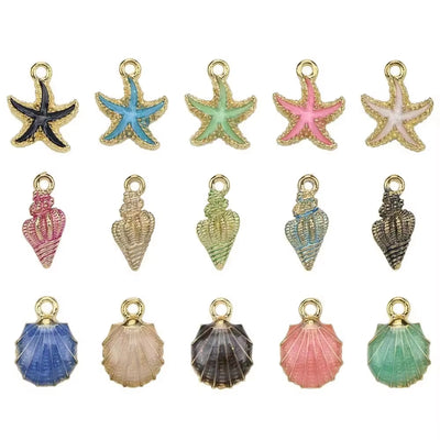 Lot de 30 Pendentifs pour Bracelet Coquillage sur fond blanc