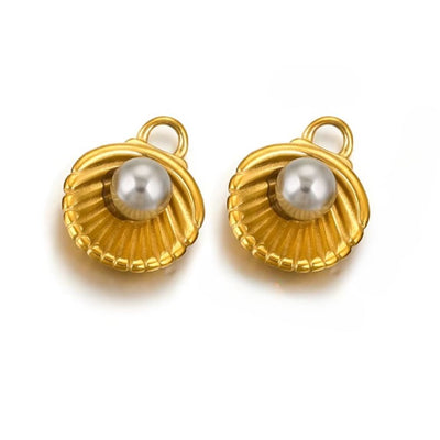 Lot de 4 Perles en Coquillage Chics sur fond blanc